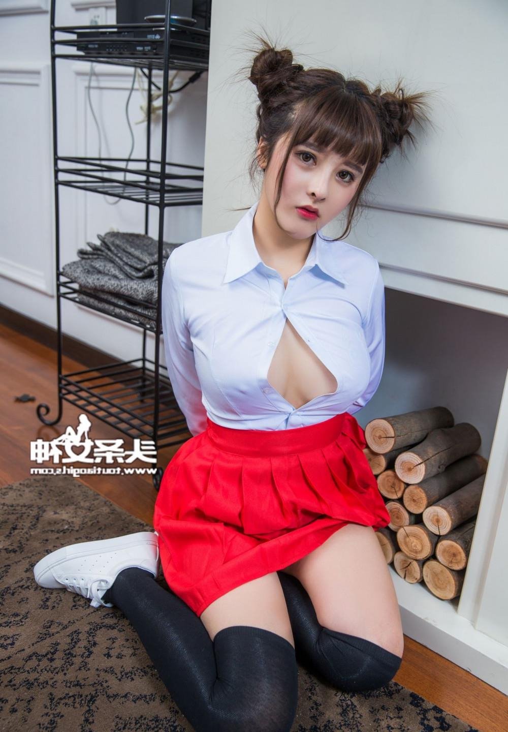 ������Ů¶���԰���Ƶ