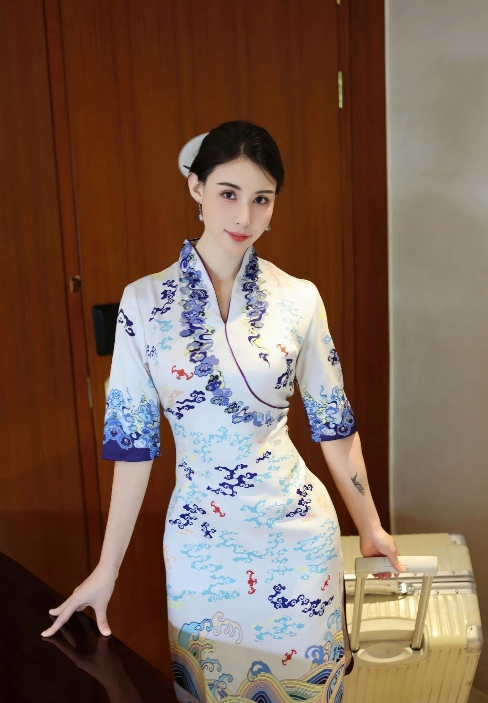 �����׽���Ů�ѹ���