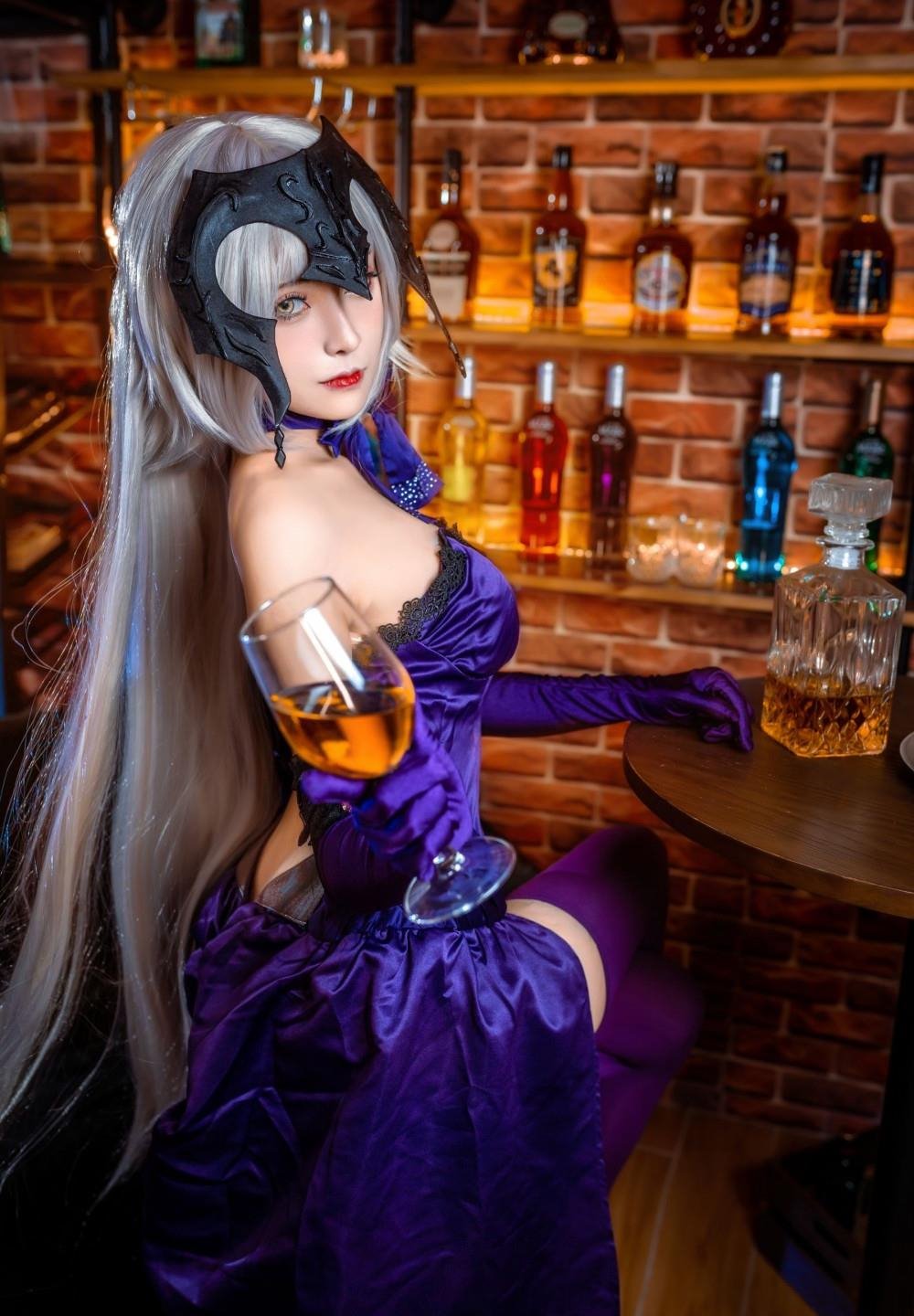 ��ɫ��Ů ά������