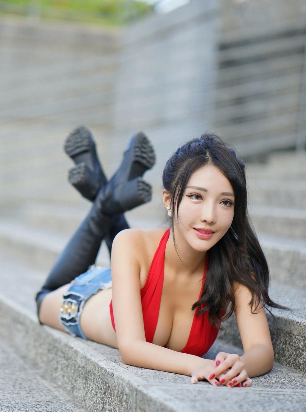 �o��һ��������Ļ�ٸ���ŮH